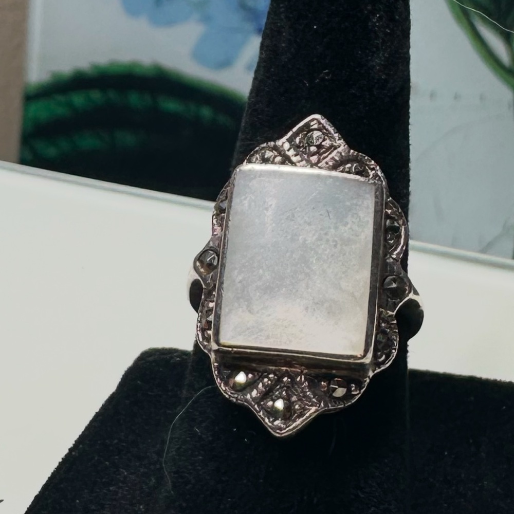 Vintage Mother of Pearl /marcasite sterling silver ring sz 6